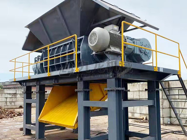 金屬撕碎機(jī)將廢舊金屬在短時間內(nèi)進(jìn)行快速處理